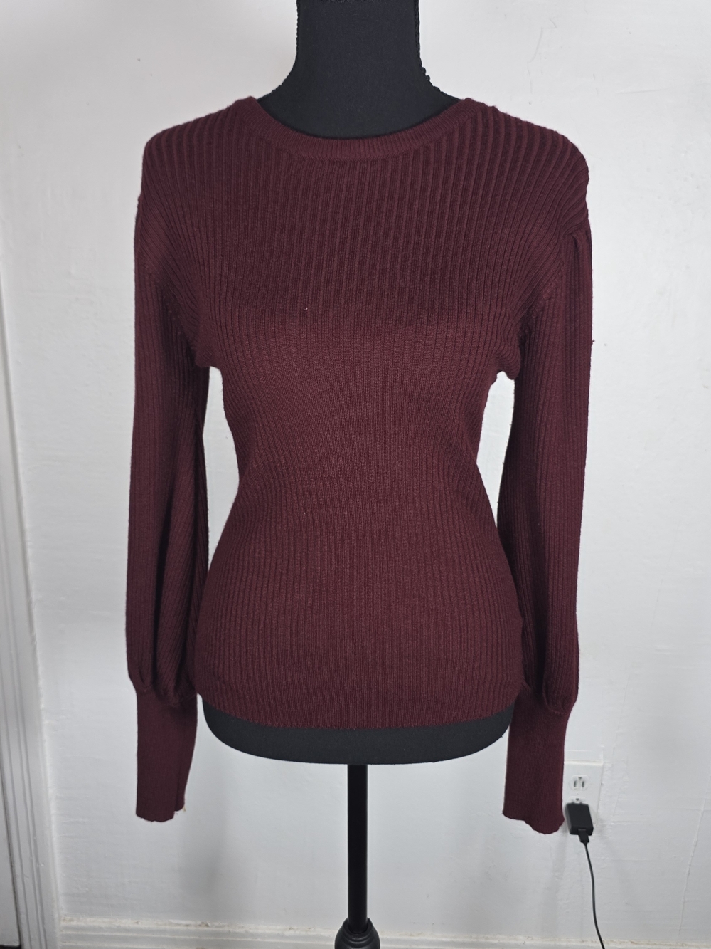 Lush Ribbed Crewneck Sweater - Wine